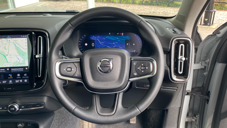 Volvo XC40 2.0 B4P Ultra Dark 5dr Auto Petrol Estate